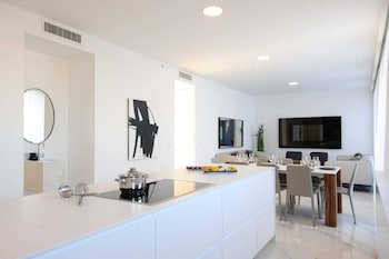 The Haneviim Court - Isrentals,3 Monbaz Street,0 star