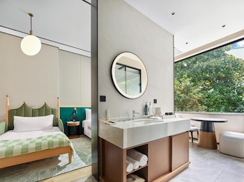 atour hotel pinghai road west lake hangzhou