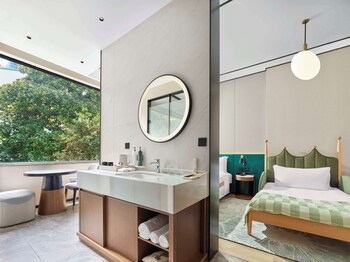 atour hotel pinghai road west lake hangzhou