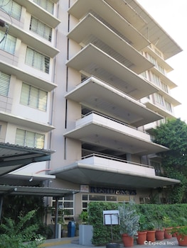 alicia tower residences adult only hostel