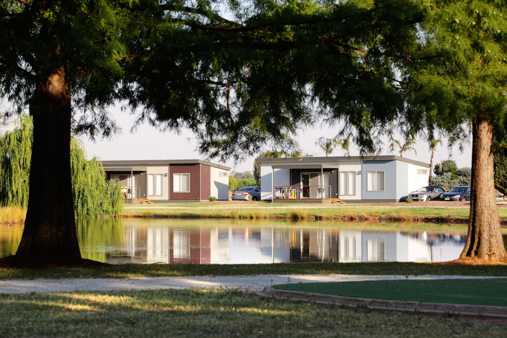 racv cobram resort
