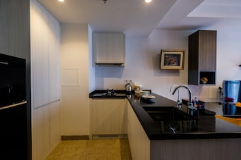 elegant 1br branz bsd apartment near aeon mall