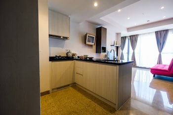 elegant 1br branz bsd apartment near aeon mall