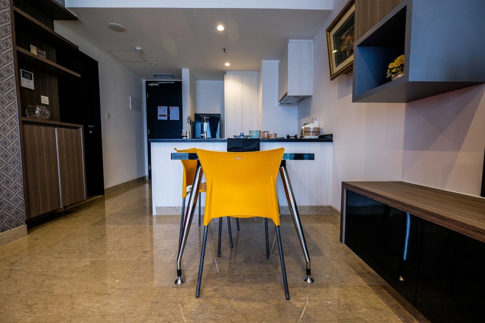 elegant 1br branz bsd apartment near aeon mall