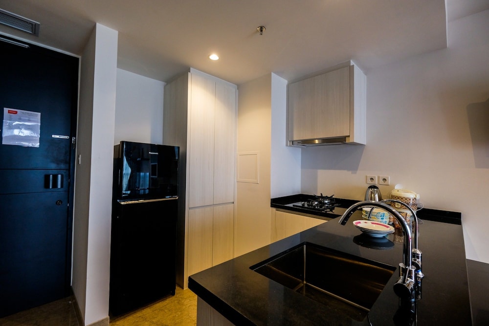 elegant 1br branz bsd apartment near aeon mall