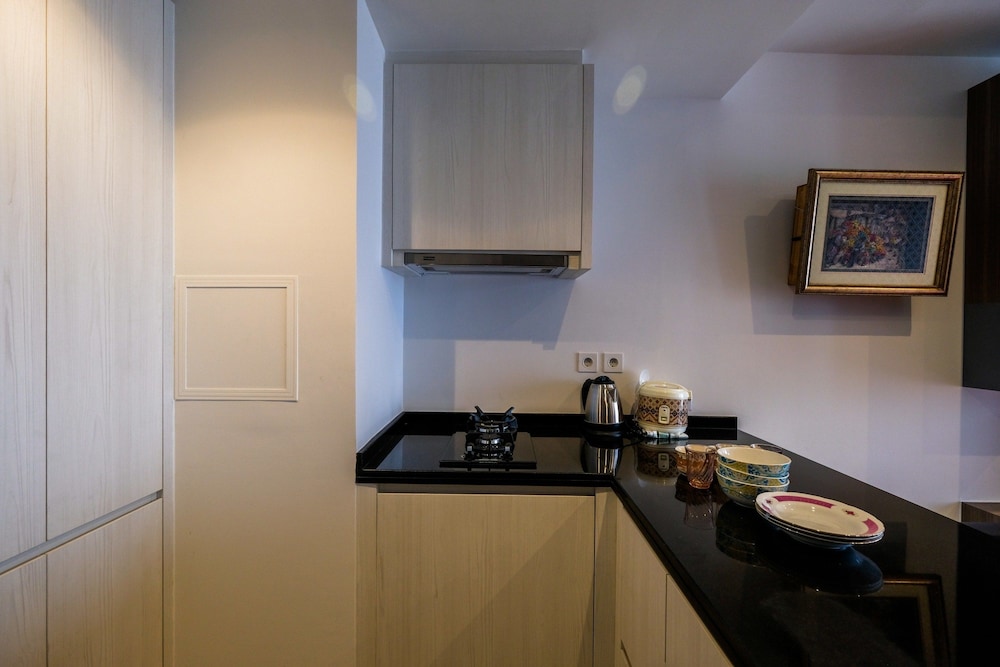 elegant 1br branz bsd apartment near aeon mall