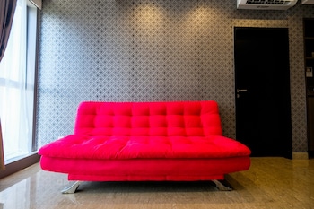 elegant 1br branz bsd apartment near aeon mall