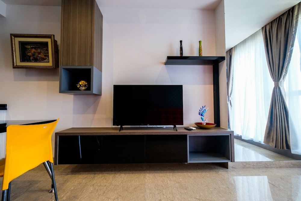 elegant 1br branz bsd apartment near aeon mall