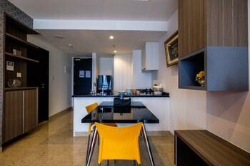 elegant 1br branz bsd apartment near aeon mall