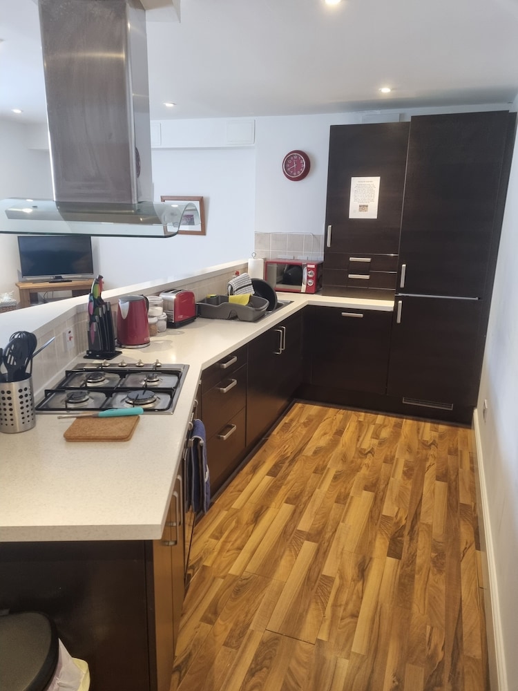 stunning spacious apartment on river ness