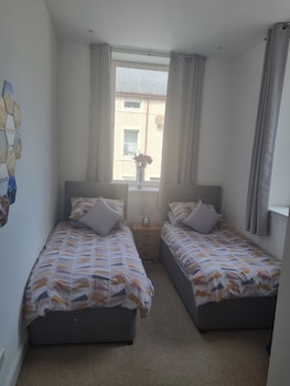 Stunning Spacious Apartment On River Ness,8 Bell Tower,0 star