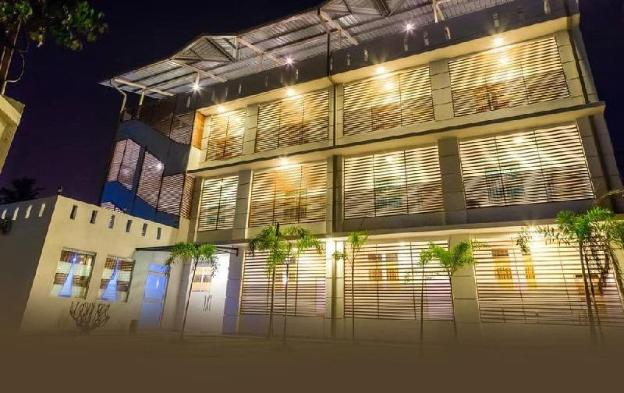 hotel crown plaza katunayake