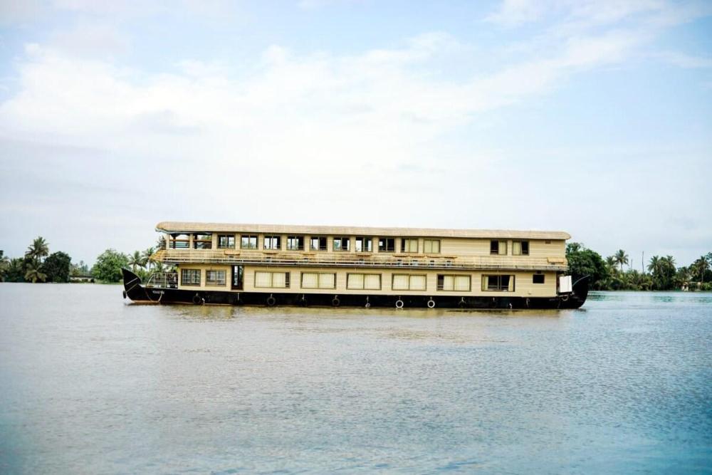 kerala houseboats
