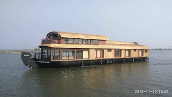 kerala houseboats