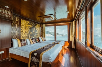 renea cruises halong