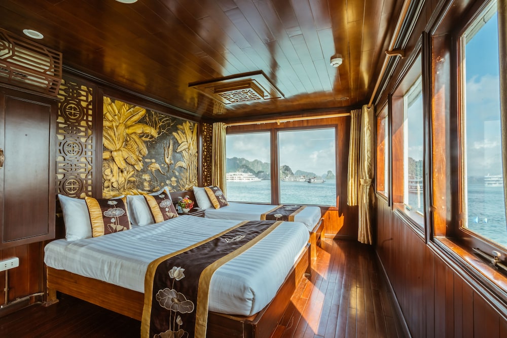 renea cruises halong