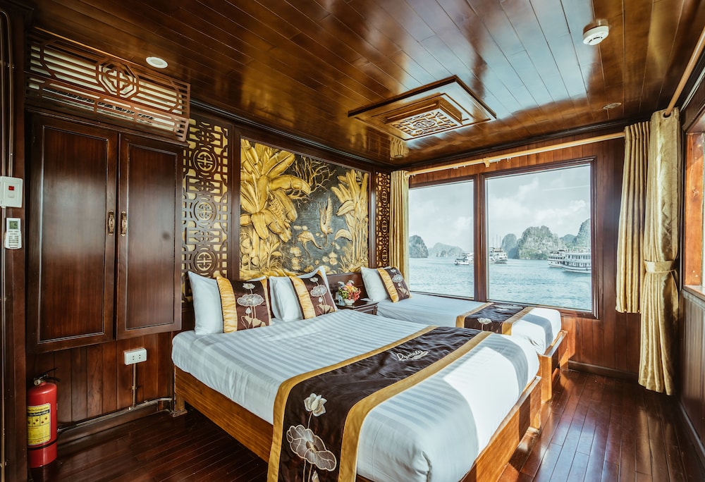 renea cruises halong