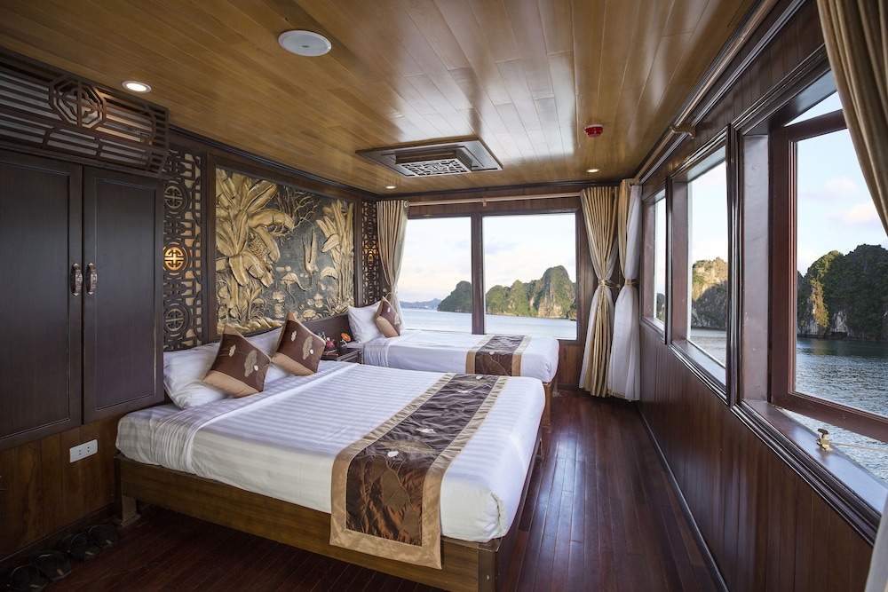 renea cruises halong