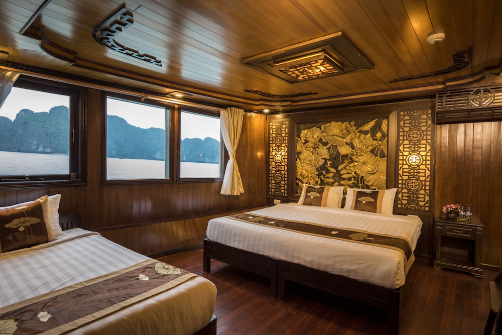 renea cruises halong