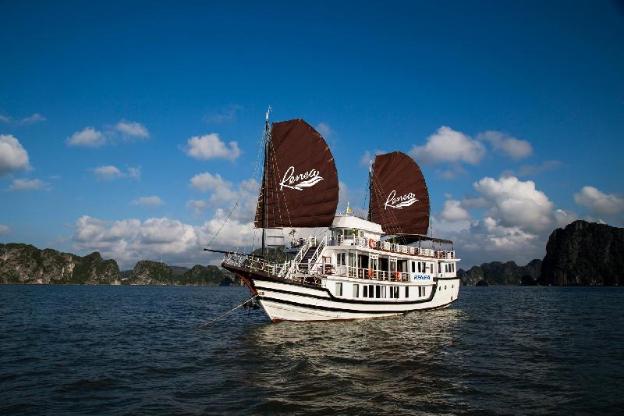 renea cruises halong
