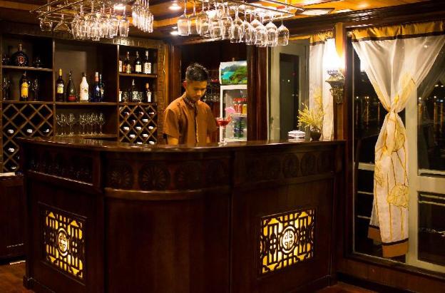 renea cruises halong