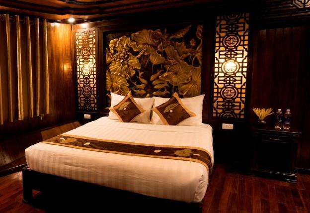 renea cruises halong