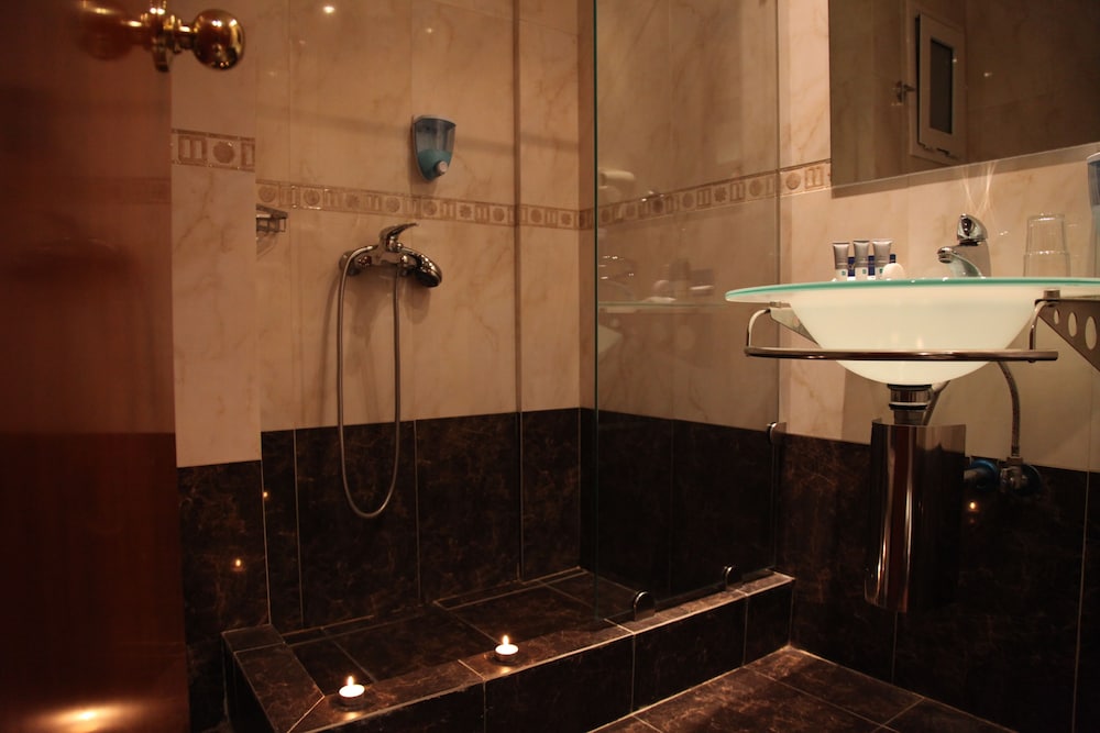 anastazia luxury suites and rooms