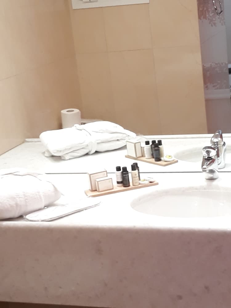 anastazia luxury suites and rooms