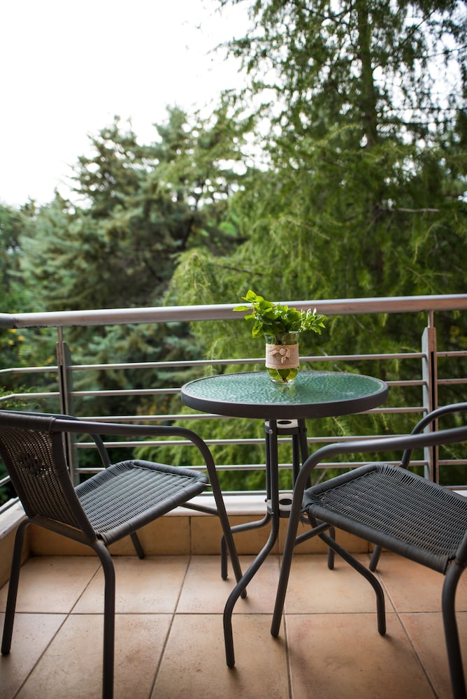 anastazia luxury suites and rooms