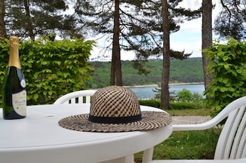 vvf villages le lac de vouglans maisod