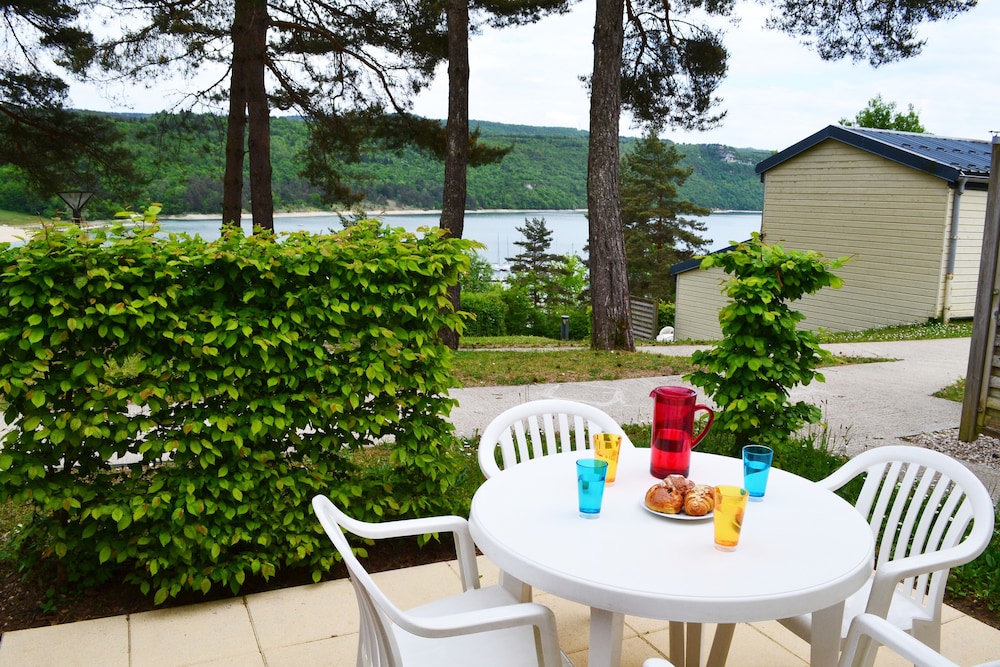 vvf villages le lac de vouglans maisod