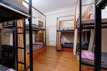 hg hostel and motobikes