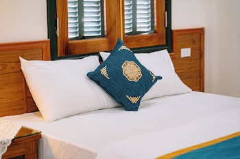 hg hostel and motobikes