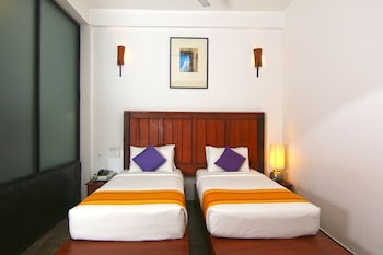 travelers lodge by city hub