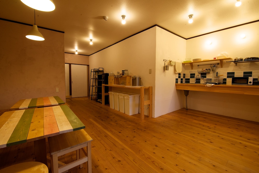 onsen guesthouse hakone tent hostel