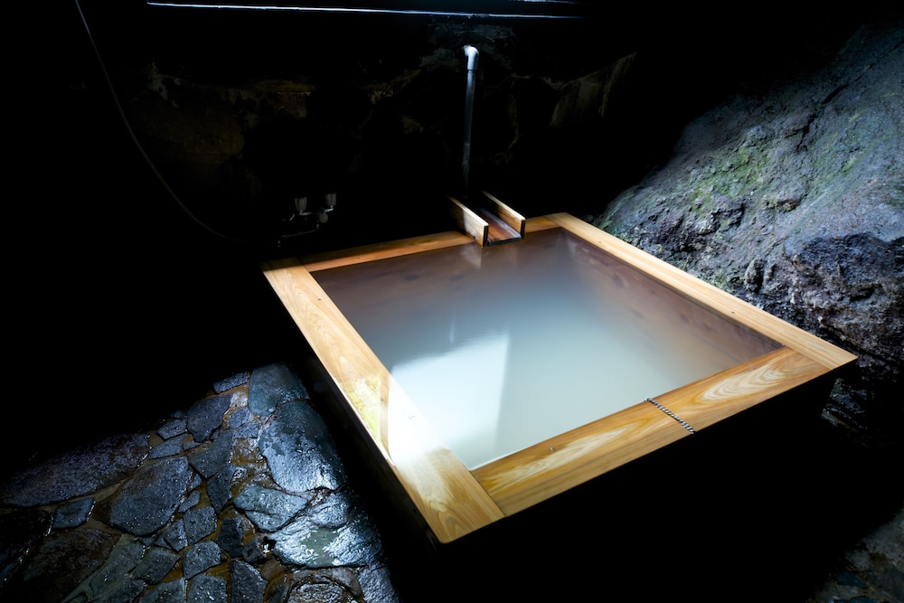 onsen guesthouse hakone tent hostel