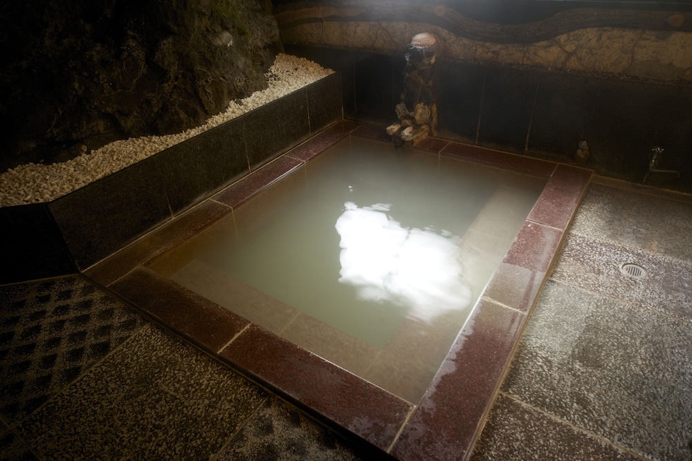 onsen guesthouse hakone tent hostel