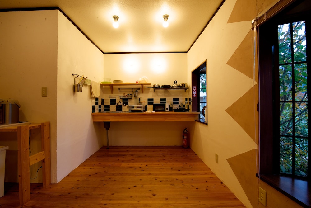 onsen guesthouse hakone tent hostel