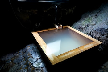 onsen guesthouse hakone tent hostel