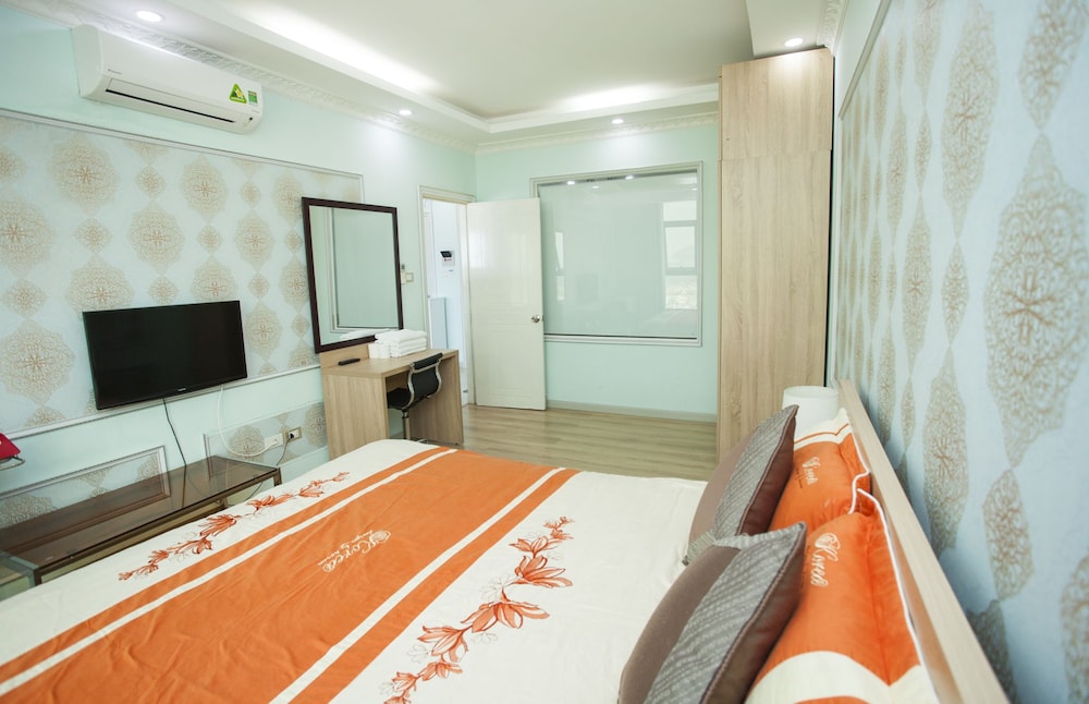 beach front apartment