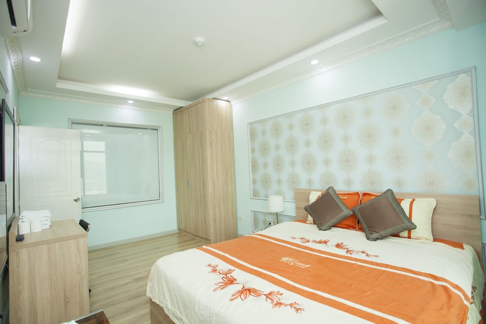 beach front apartment