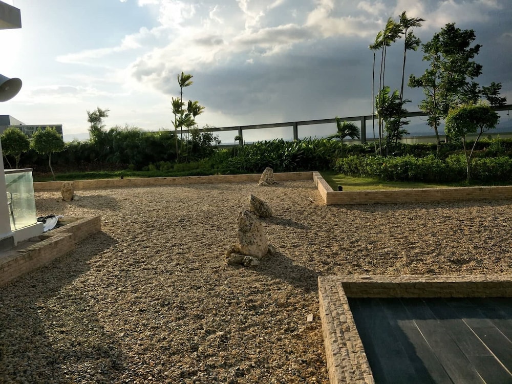 mactan fully furnished condo