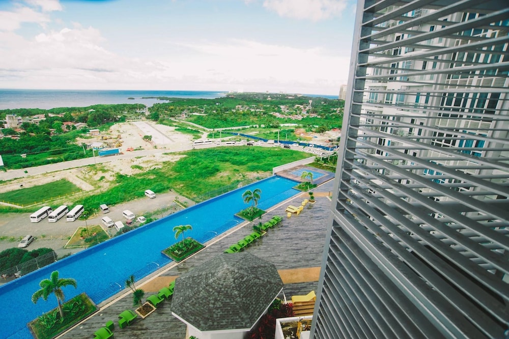 mactan fully furnished condo