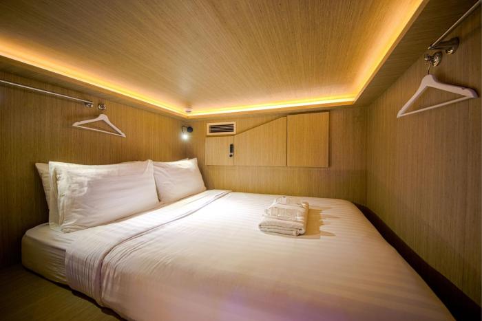cube boutique capsule hotel kampong glam sg clean