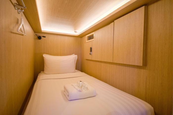 cube boutique capsule hotel kampong glam sg clean