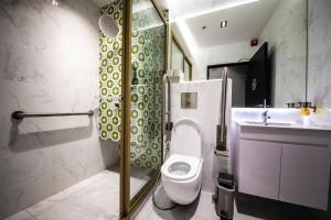 cube boutique capsule hotel kampong glam sg clean
