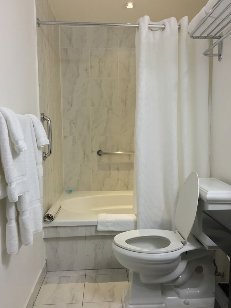 the spanish court hotel