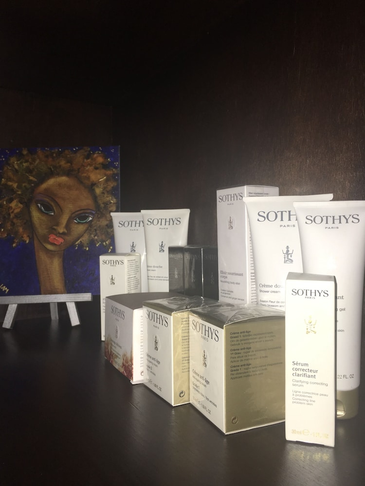 the spanish court hotel