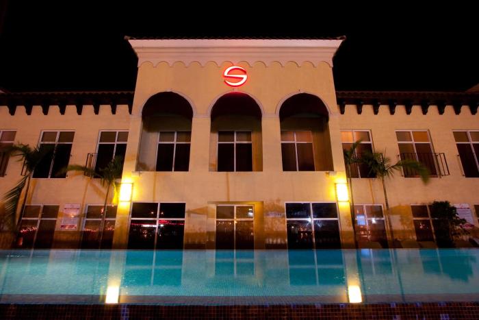 the spanish court hotel