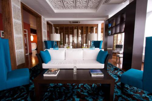 the spanish court hotel